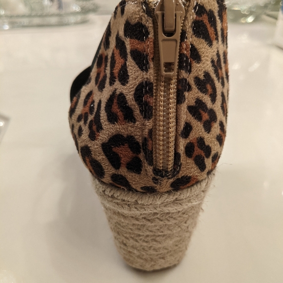 Shoes - Picture 3 of 5